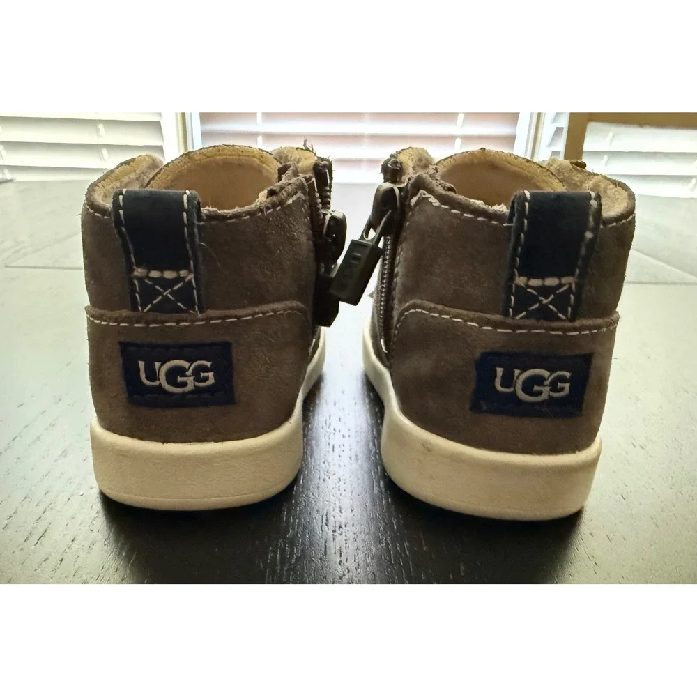 UGG Toddler Suede Kristjan Chukka Boot Size 4/5 Gray Leather Baby Easy Side-Zip